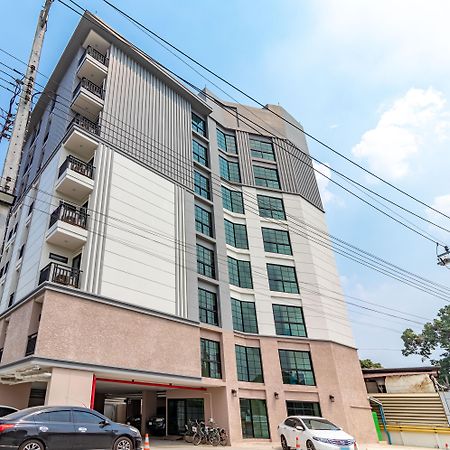 Be Wish Residence Bangkok Esterno foto