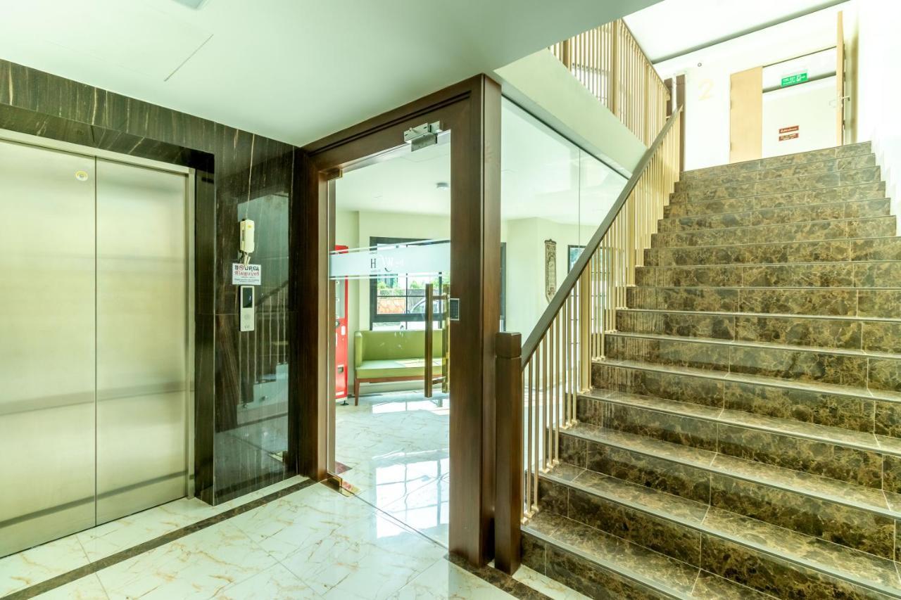 Be Wish Residence Bangkok Esterno foto