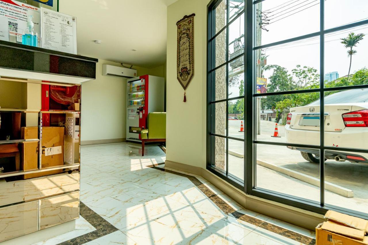 Be Wish Residence Bangkok Esterno foto
