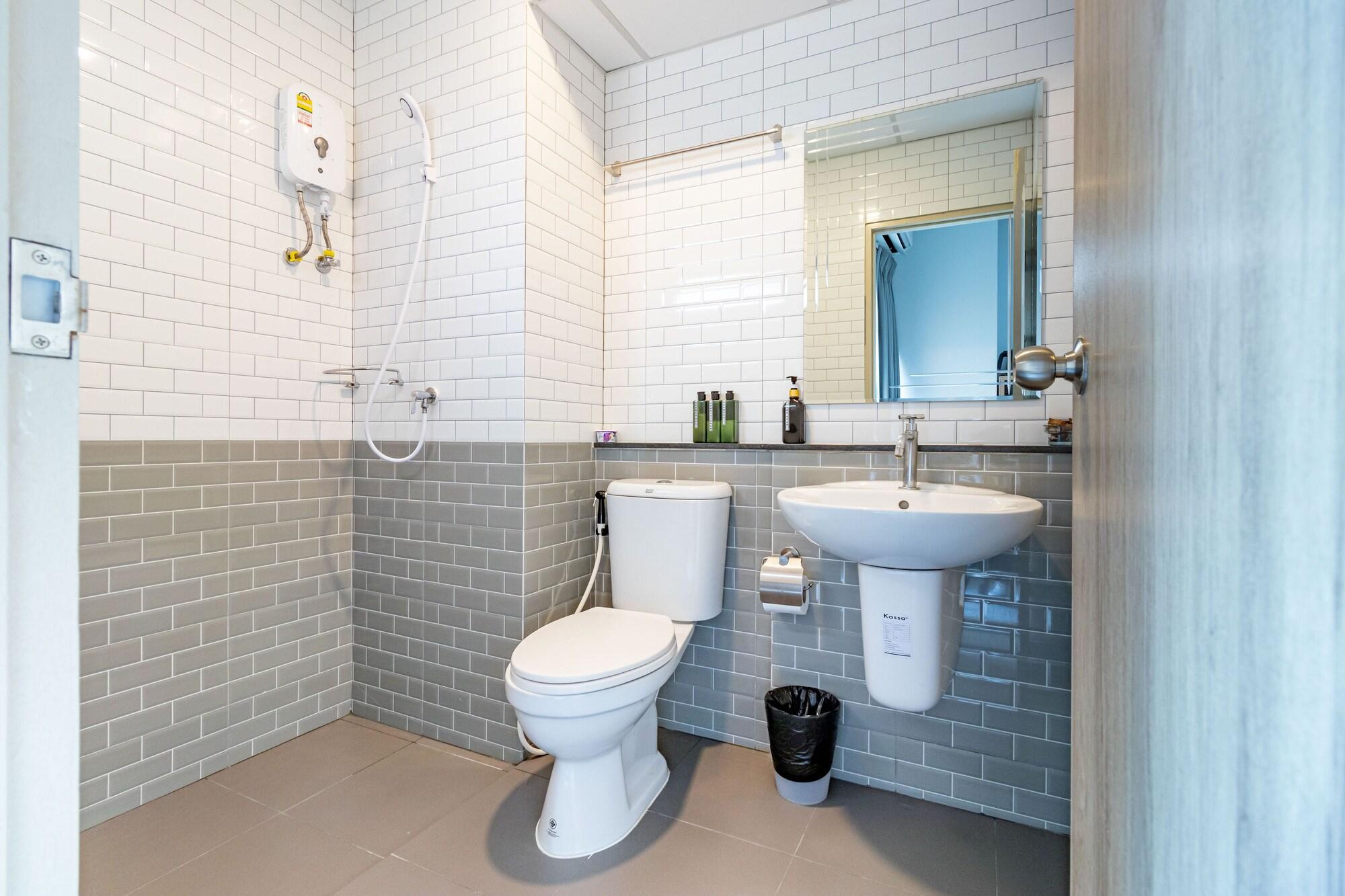 Be Wish Residence Bangkok Esterno foto